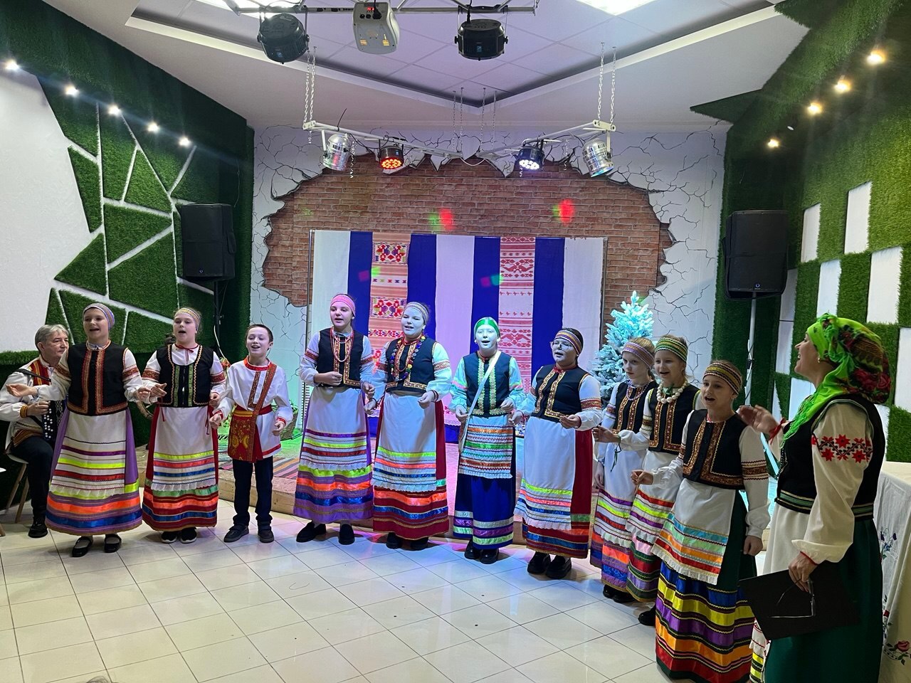 Волоконовская детская школа искусств успешно завершила проект «Кладезь традиций» Волоконовская детская школа искусств успешно завершила проект «Кладезь традиций»