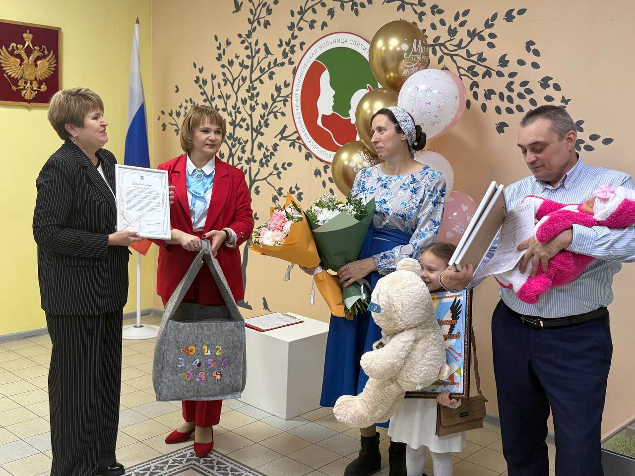 Галина Пятых: На днях случилось замечательное событие - родилась восьмая дочь в семье Поповых Галина Пятых: На днях случилось замечательное событие - родилась восьмая дочь в семье Поповых