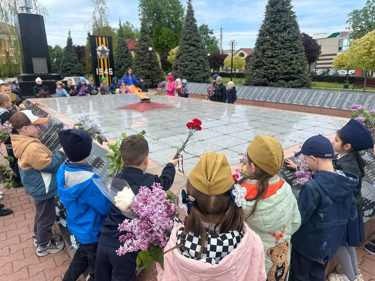 Ракитянская молодёжь активно участвует в патриотических инициативах Ракитянская молодёжь активно участвует в патриотических инициативах