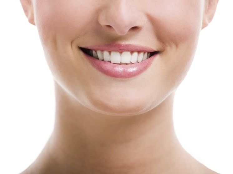 Как поддерживать белизну улыбки с помощью привычных продуктов