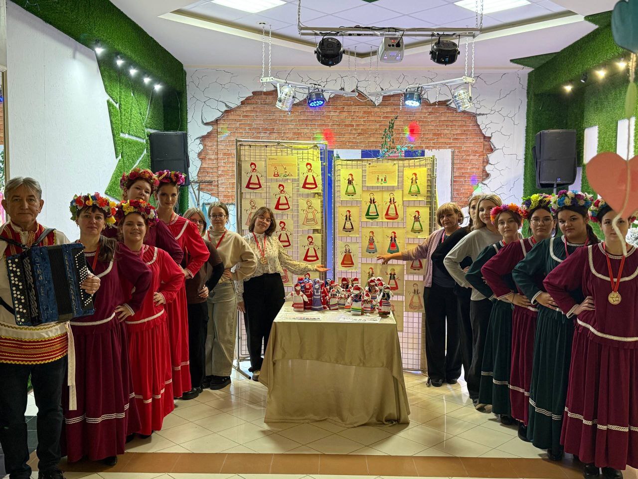 Волоконовская детская школа искусств успешно завершила проект «Кладезь традиций» Волоконовская детская школа искусств успешно завершила проект «Кладезь традиций»