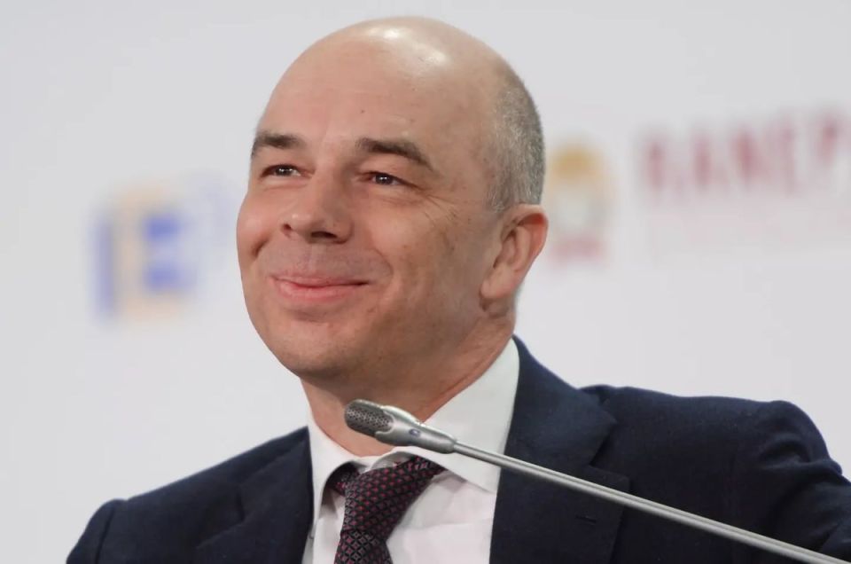 Министр финансов вызывает общественный резонанс: кто платит за поездки российских чиновников?