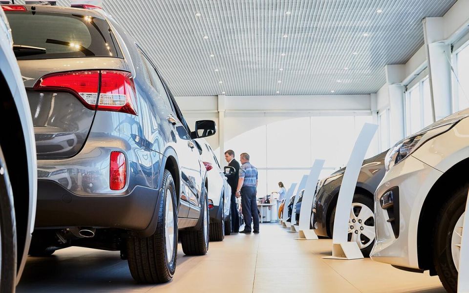 Ожидается резкий рост цен на автомобили в России: что стоит знать в 2025 году?