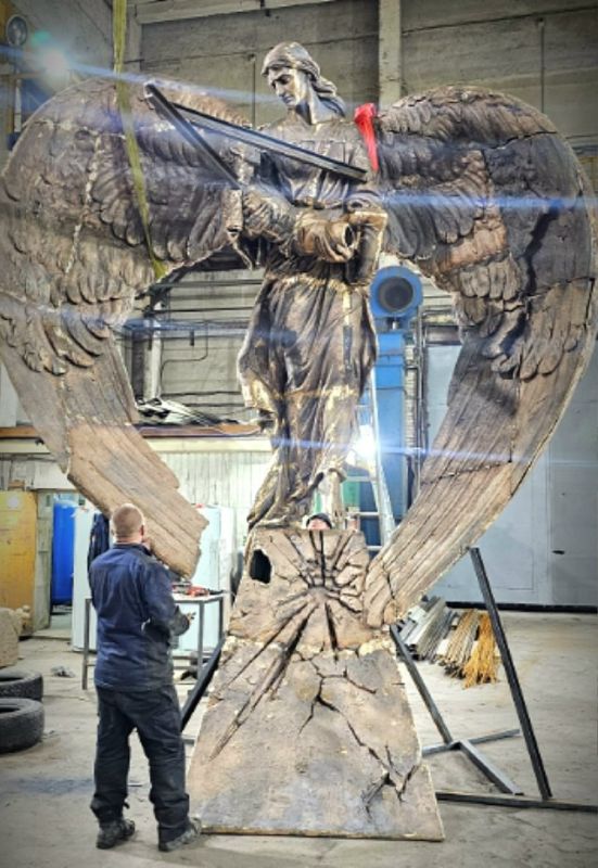 Памятник белгородцам – жертвам обстрелов начали собирать из бронзовых частей