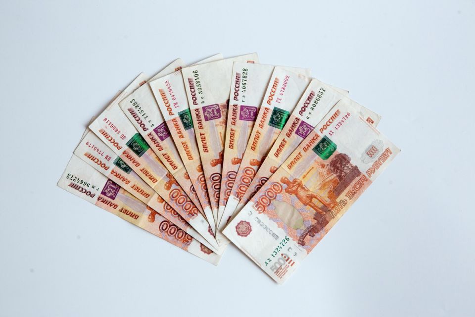 Семьи с детьми в России ждут новую налоговую выплату в 2026 году