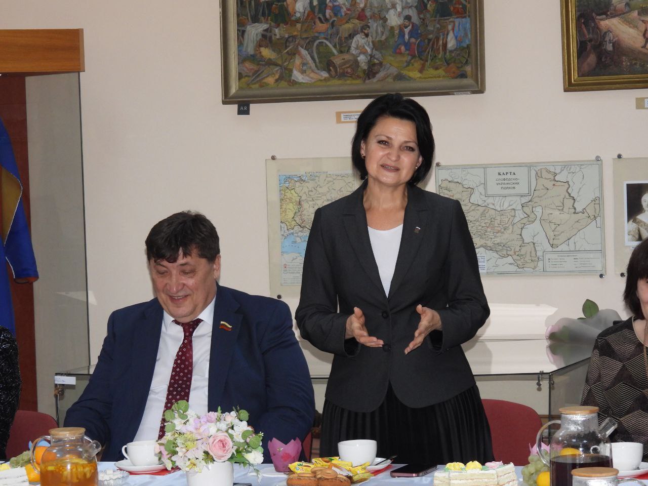 Татьяна Киричкова: В честь самого тёплого семейного праздника – Дня матери, в стенах Ровеньского краеведческого музея прошла особая встреча с мамами и жёнами участников специальной военной операции, многодетными матерями и... Татьяна Киричкова: В честь самого тёплого семейного праздника – Дня матери, в стенах Ровеньского краеведческого музея прошла особая встреча с мамами и жёнами участников специальной военной операции, многодетными матерями и...