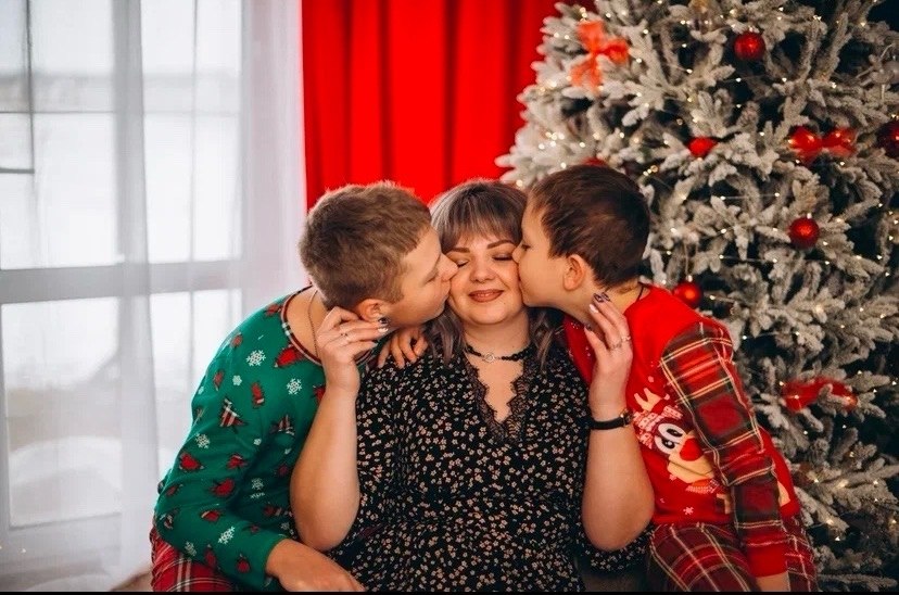 Дорогие друзья! Сегодня мы отмечаем очень тёплый и душевный праздник - День матери! Дорогие друзья! Сегодня мы отмечаем очень тёплый и душевный праздник - День матери!