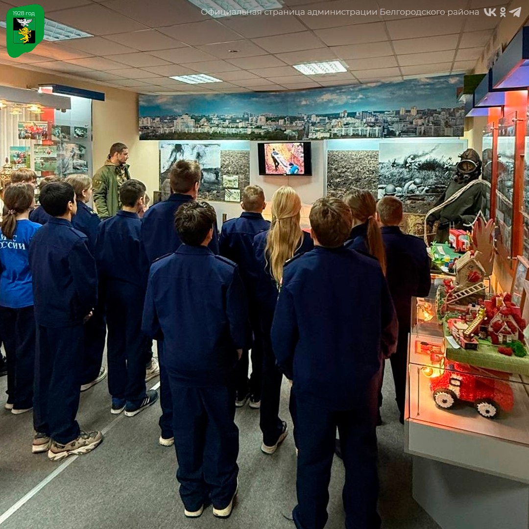 Кадетский класс Новосадовской школы совершил увлекательную экскурсию в музей МЧС Кадетский класс Новосадовской школы совершил увлекательную экскурсию в музей МЧС