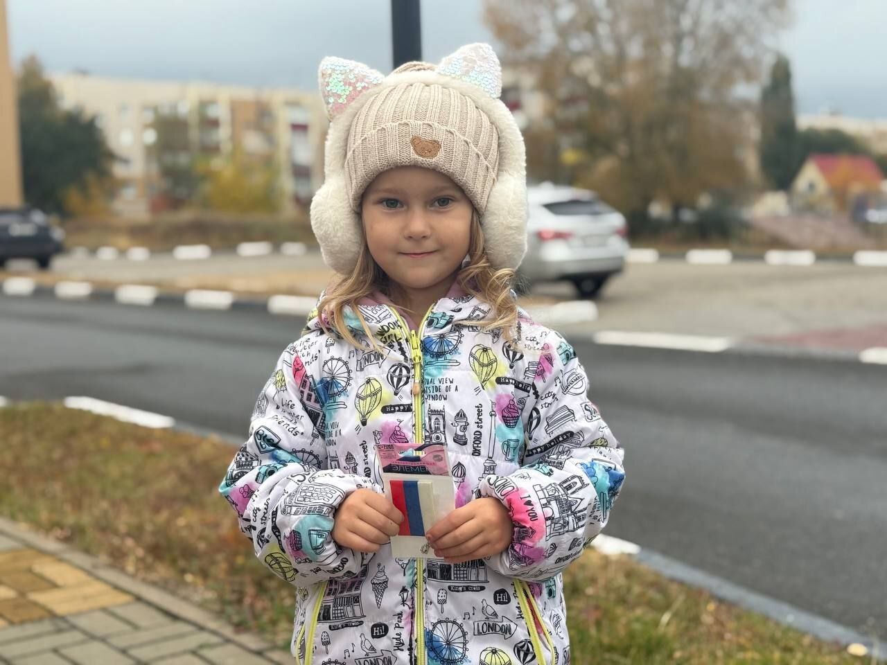 В рамках профилактической акции «Стань заметнее, засветись!» ребятам – участникам дорожного движения – были выданы светоотражающие брелоки В рамках профилактической акции «Стань заметнее, засветись!» ребятам – участникам дорожного движения – были выданы светоотражающие брелоки