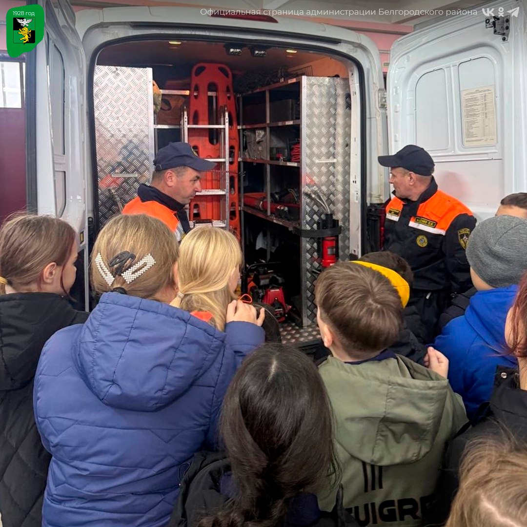 Кадетский класс Новосадовской школы совершил увлекательную экскурсию в музей МЧС Кадетский класс Новосадовской школы совершил увлекательную экскурсию в музей МЧС