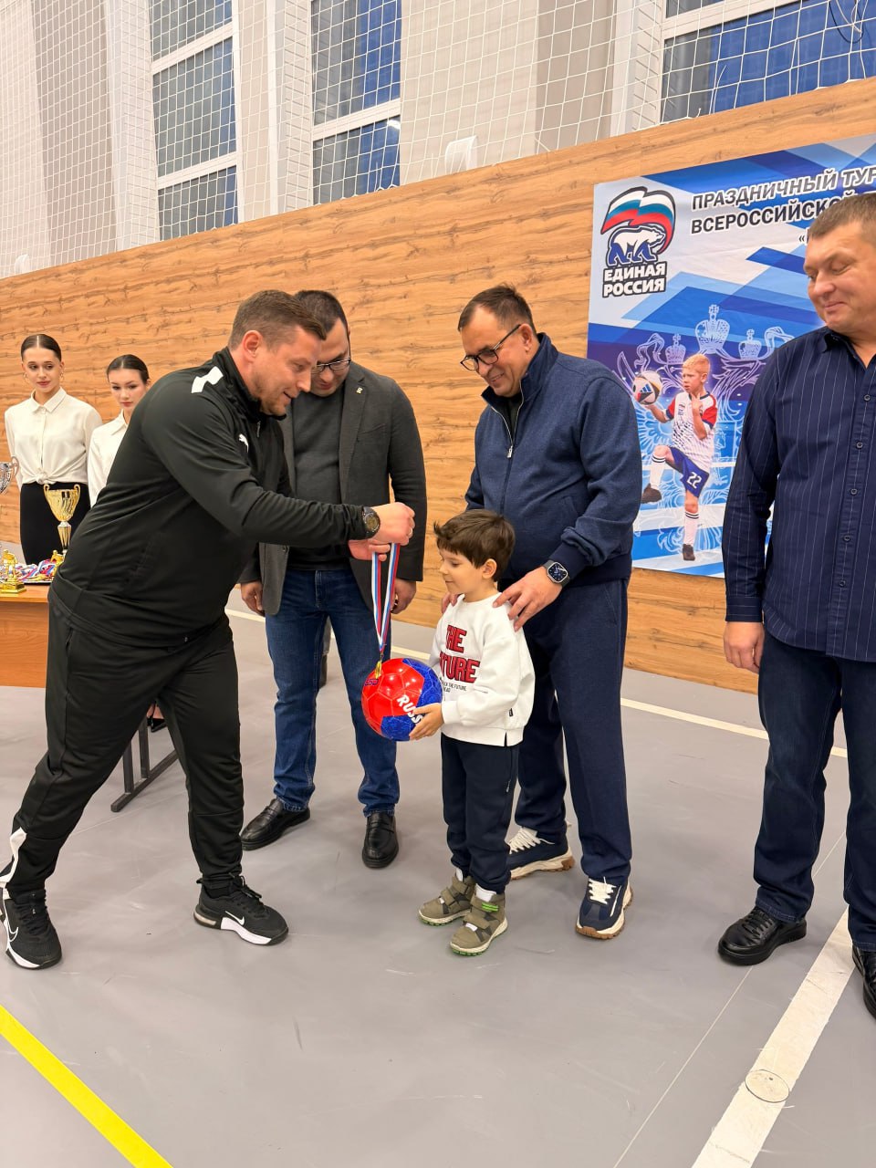 «Единая Россия» отметила 24 года со дня основания «Единая Россия» отметила 24 года со дня основания