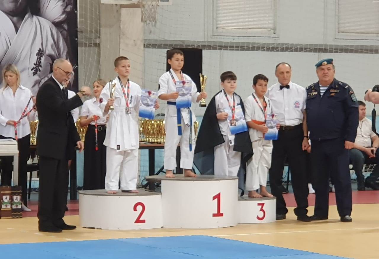 Воспитанники секции киокусинкай Вейделевской спортивной школы успешно выступили на первенстве города Белгорода! Воспитанники секции киокусинкай Вейделевской спортивной школы успешно выступили на первенстве города Белгорода!