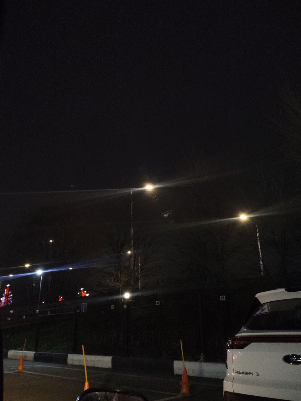 В некоторых районах Белгорода включили уличное освещение В некоторых районах Белгорода включили уличное освещение