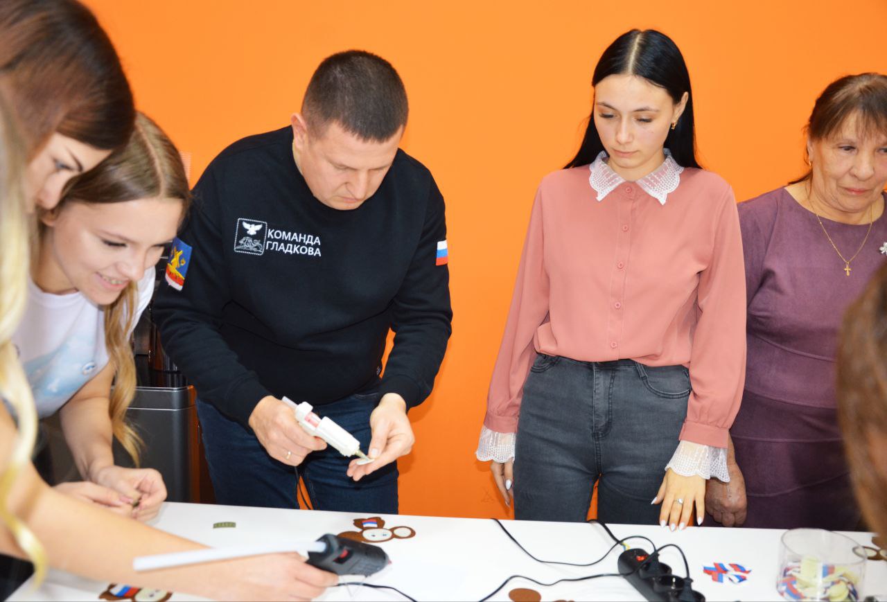 В Красной Яруге чествовали тех, кто бескорыстно помогает людям, дарит своё внимание и заботу землякам – наших волонтёров, людей с поистине добрым сердцем В Красной Яруге чествовали тех, кто бескорыстно помогает людям, дарит своё внимание и заботу землякам – наших волонтёров, людей с поистине добрым сердцем