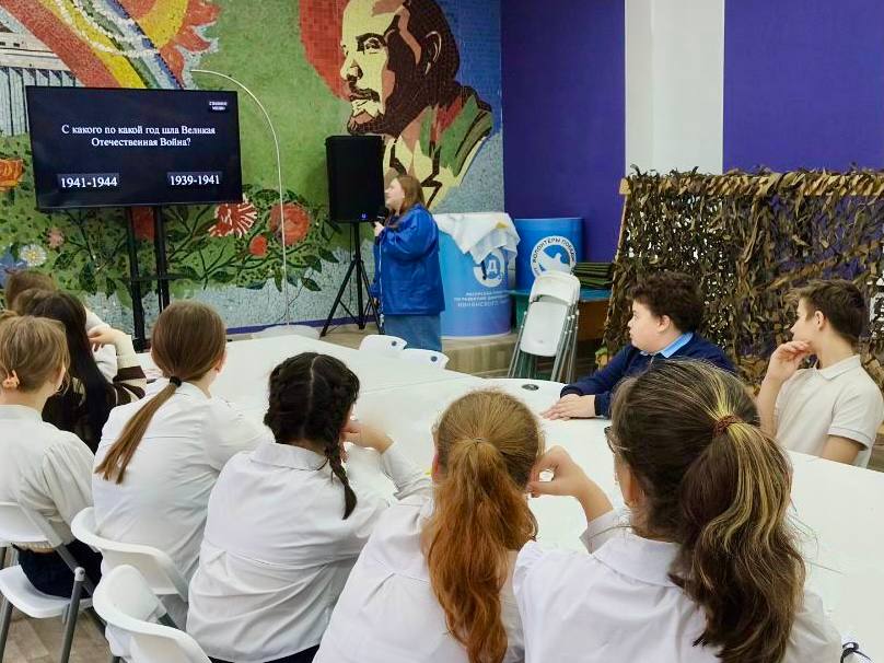 3 декабря, в День Неизвестного Солдата, молодёжь Белгородской области отдала дань памяти воинам, павшим за Родину 3 декабря, в День Неизвестного Солдата, молодёжь Белгородской области отдала дань памяти воинам, павшим за Родину