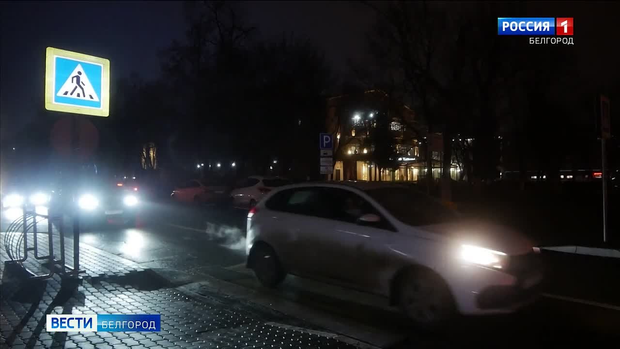 Волонтёры продолжают раздавать жителям областного центра световозвращающие элементы