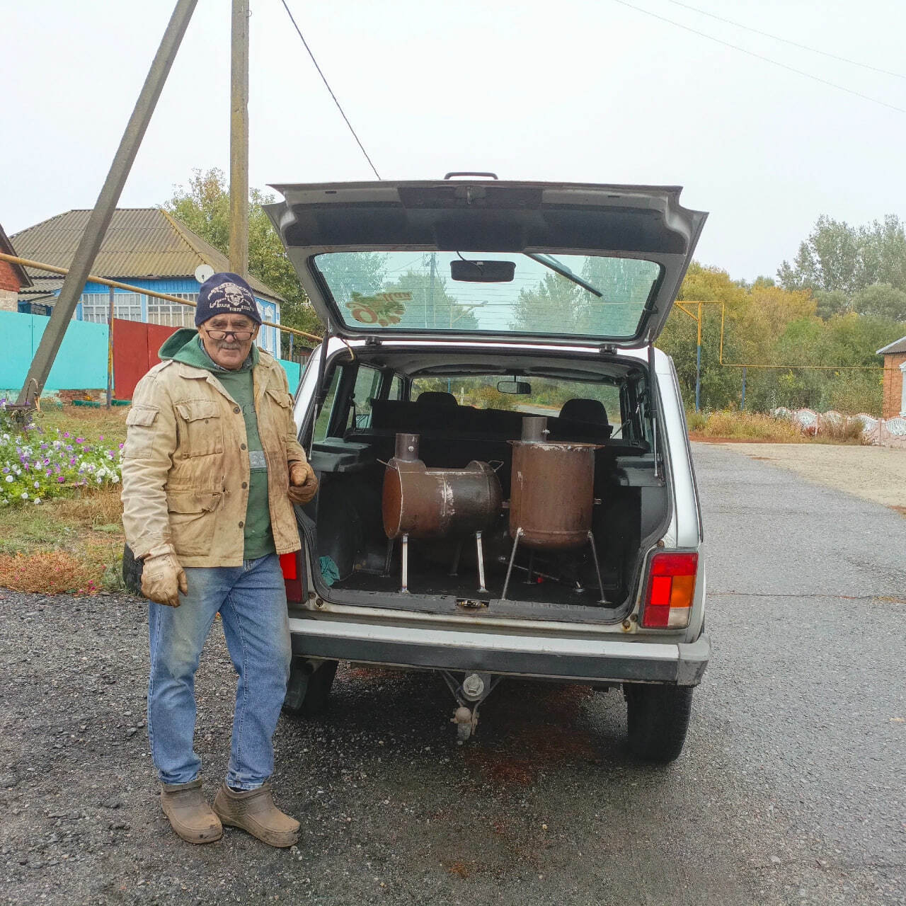 Друзья, сегодня мы отмечаем День добровольца – праздник людей с большой душой, тех, кто готов протянуть руку помощи, поделиться своим временем и энергией, чтобы сделать жизнь других светлее Друзья, сегодня мы отмечаем День добровольца – праздник людей с большой душой, тех, кто готов протянуть руку помощи, поделиться своим временем и энергией, чтобы сделать жизнь других светлее