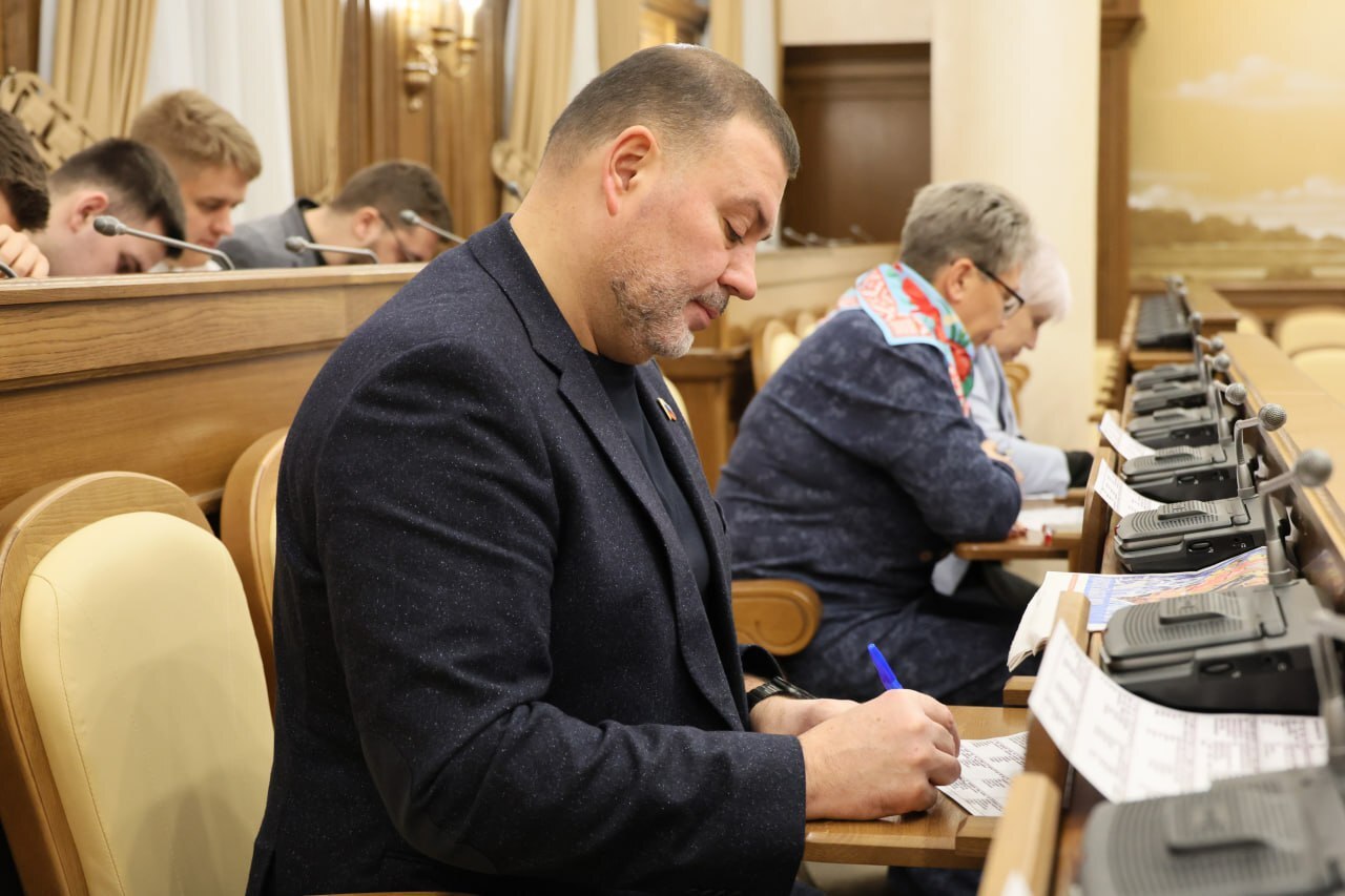 Депутаты областной Думы и члены Молодёжного парламента приняли участие в международной акции «Тест по истории» Депутаты областной Думы и члены Молодёжного парламента приняли участие в международной акции «Тест по истории»