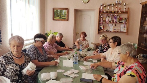 Друзья, сегодня мы отмечаем День добровольца – праздник людей с большой душой, тех, кто готов протянуть руку помощи, поделиться своим временем и энергией, чтобы сделать жизнь других светлее