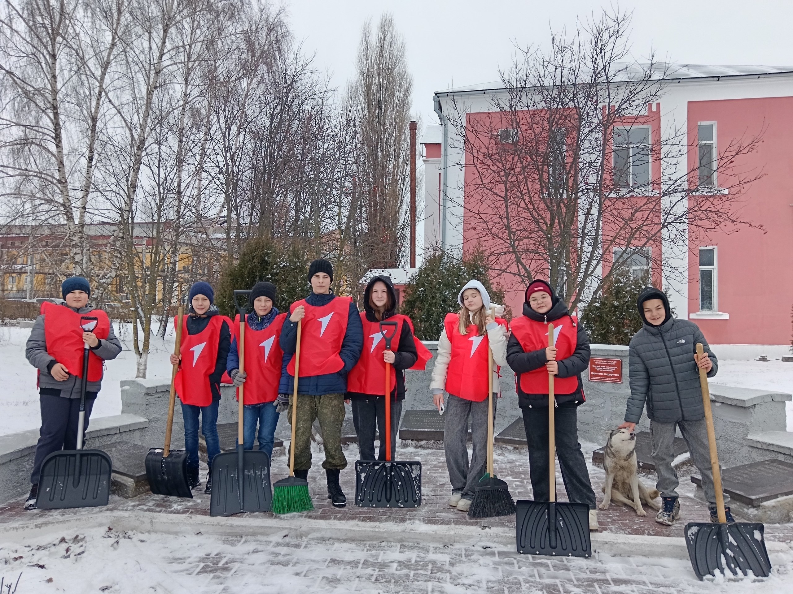 Уважаемые краснояружцы!. Примите самые тёплые и искренние поздравления с Международным днём волонтёра! Вы — те, кто добровольно и бескорыстно посвящает своё время и силы помощи другим, поддержки нуждающихся, заботы о природе... Уважаемые краснояружцы!. Примите самые тёплые и искренние поздравления с Международным днём волонтёра! Вы — те, кто добровольно и бескорыстно посвящает своё время и силы помощи другим, поддержки нуждающихся, заботы о природе...