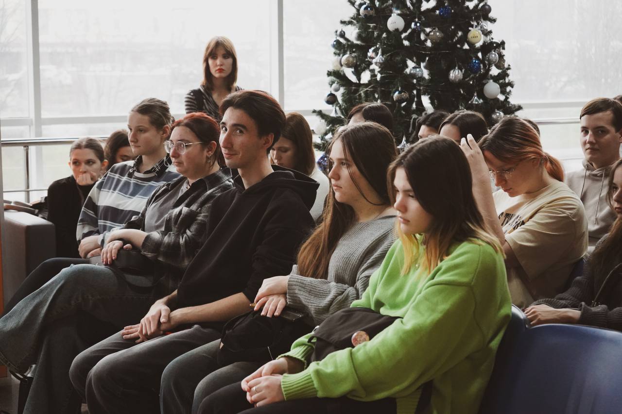 В рамках цикла «Диалог со СВОими» прошла встреча с героем специальной военной операции В рамках цикла «Диалог со СВОими» прошла встреча с героем специальной военной операции