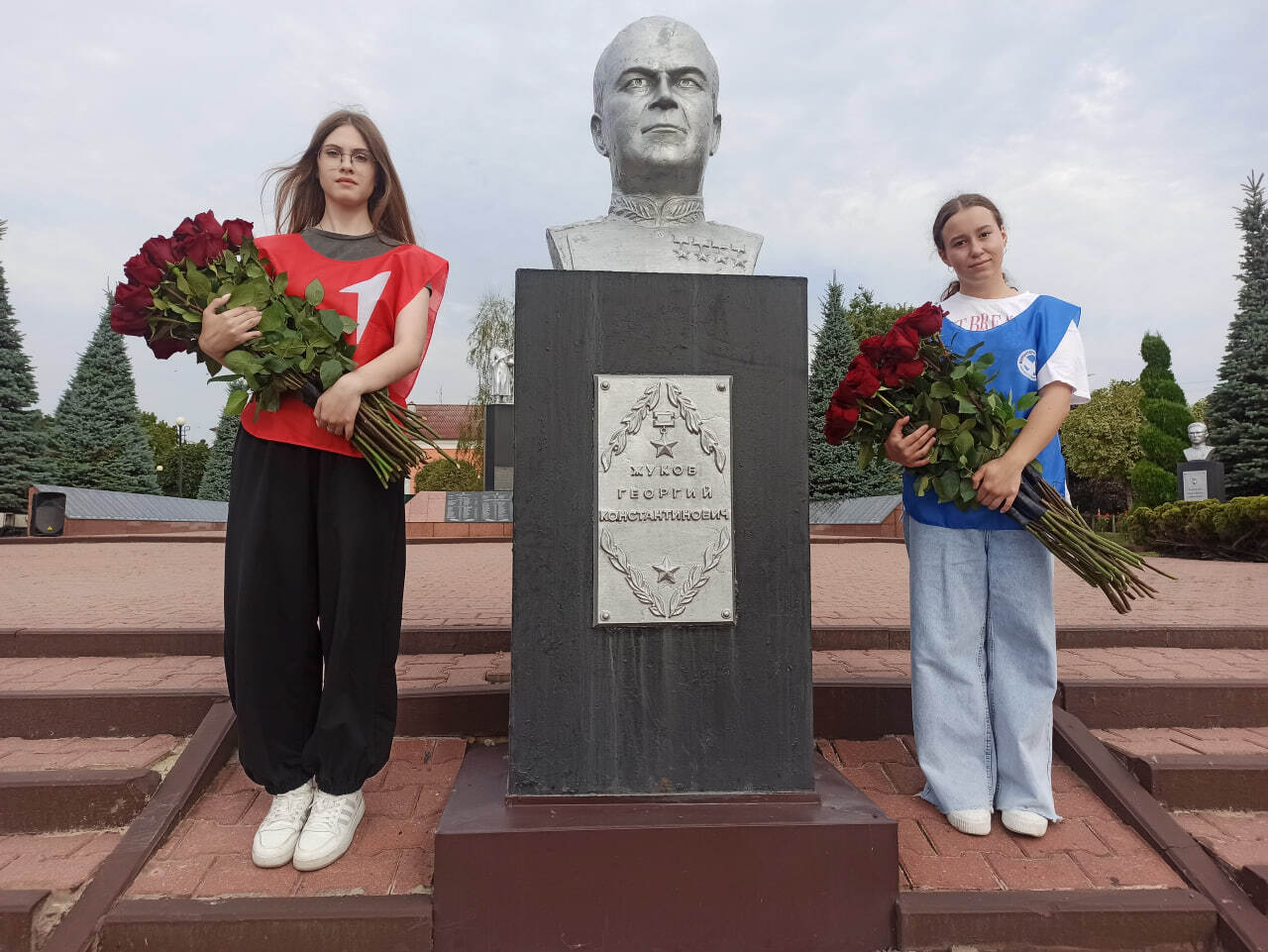 Друзья, сегодня мы отмечаем День добровольца – праздник людей с большой душой, тех, кто готов протянуть руку помощи, поделиться своим временем и энергией, чтобы сделать жизнь других светлее Друзья, сегодня мы отмечаем День добровольца – праздник людей с большой душой, тех, кто готов протянуть руку помощи, поделиться своим временем и энергией, чтобы сделать жизнь других светлее