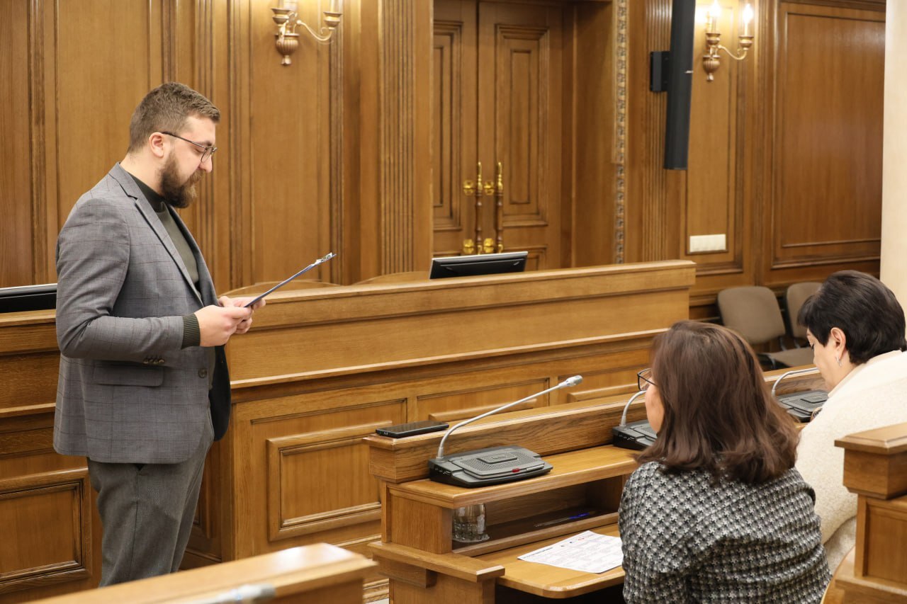 Депутаты областной Думы и члены Молодёжного парламента приняли участие в международной акции «Тест по истории» Депутаты областной Думы и члены Молодёжного парламента приняли участие в международной акции «Тест по истории»