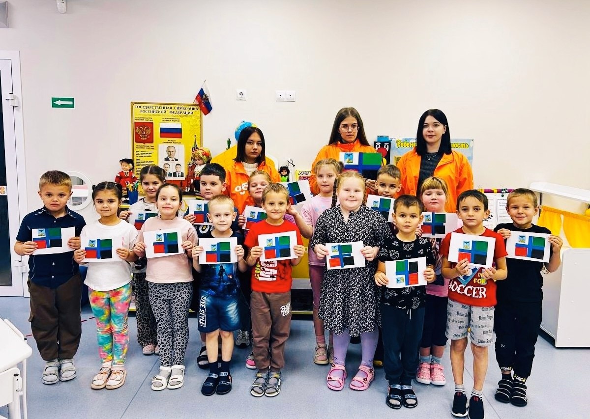 Уважаемые краснояружцы!. Примите самые тёплые и искренние поздравления с Международным днём волонтёра! Вы — те, кто добровольно и бескорыстно посвящает своё время и силы помощи другим, поддержки нуждающихся, заботы о природе... Уважаемые краснояружцы!. Примите самые тёплые и искренние поздравления с Международным днём волонтёра! Вы — те, кто добровольно и бескорыстно посвящает своё время и силы помощи другим, поддержки нуждающихся, заботы о природе...