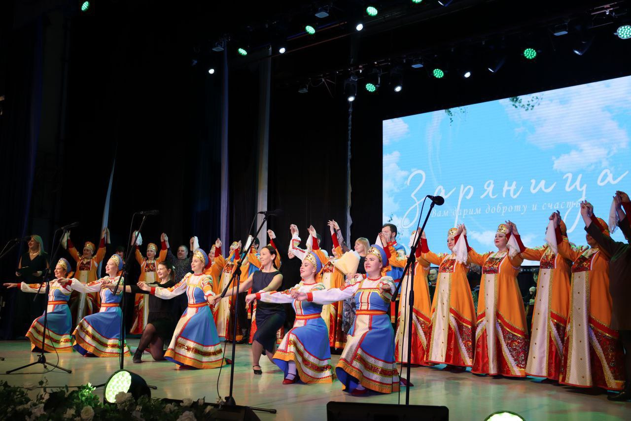 Олег Медведев: В Центре культурного развития «Звёздный» состоялся концерт вокально-хореографического ансамбля «Заряница», посвящённый двадцатилетию коллектива Олег Медведев: В Центре культурного развития «Звёздный» состоялся концерт вокально-хореографического ансамбля «Заряница», посвящённый двадцатилетию коллектива