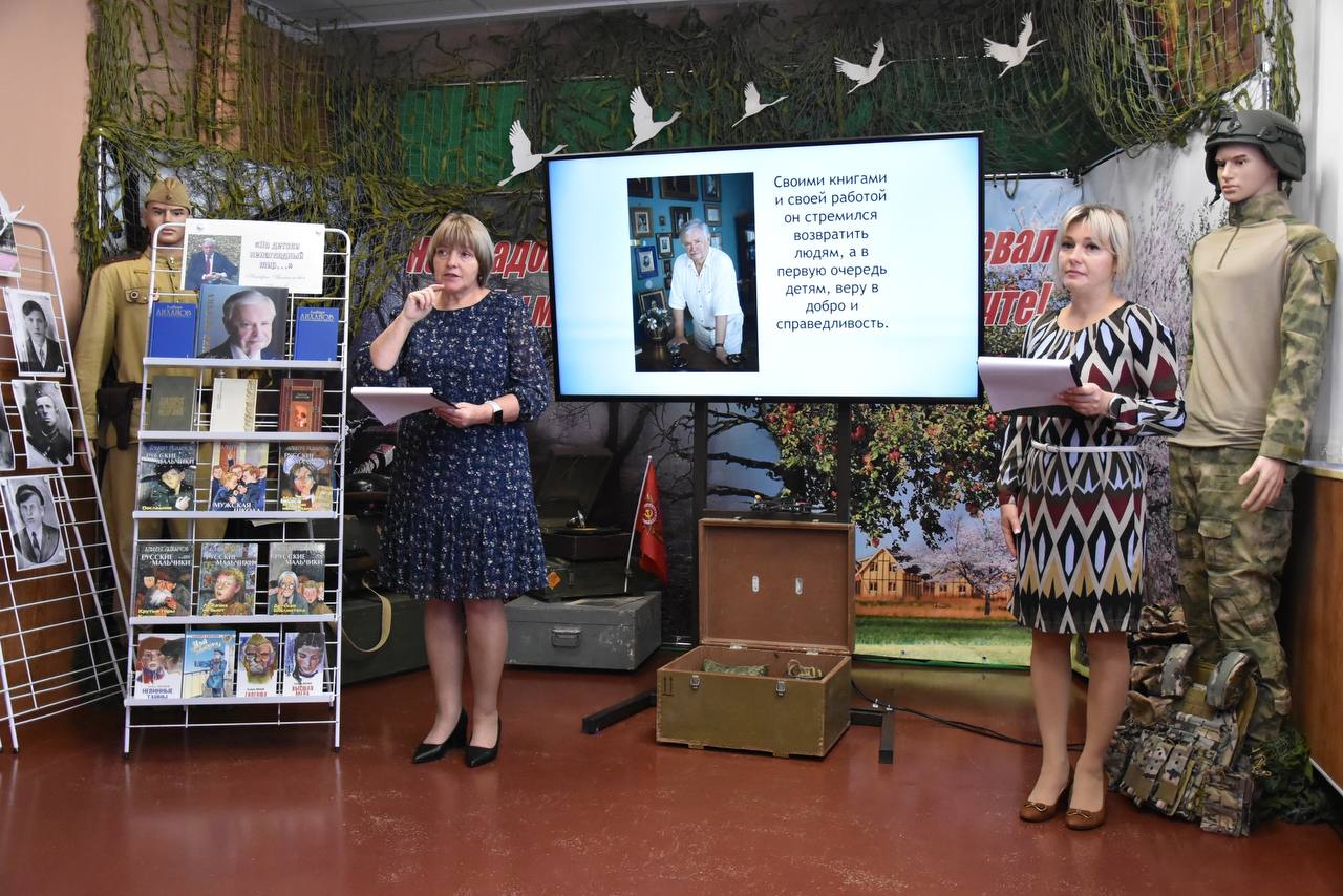 Татьяна Круглякова: Начать наше субботнее утро хочу с рассказа о победителях областного конкурса «Лучший читатель Белгородчины» Татьяна Круглякова: Начать наше субботнее утро хочу с рассказа о победителях областного конкурса «Лучший читатель Белгородчины»