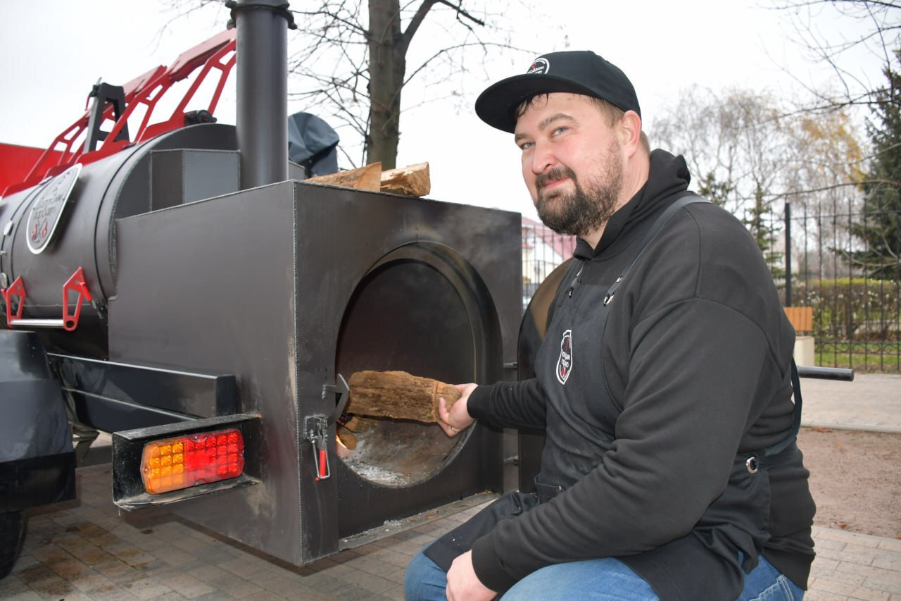 Дорогие жители и гости Алексеевского округа, новый фудтрак — и это не просто точка быстрого питания Дорогие жители и гости Алексеевского округа, новый фудтрак — и это не просто точка быстрого питания
