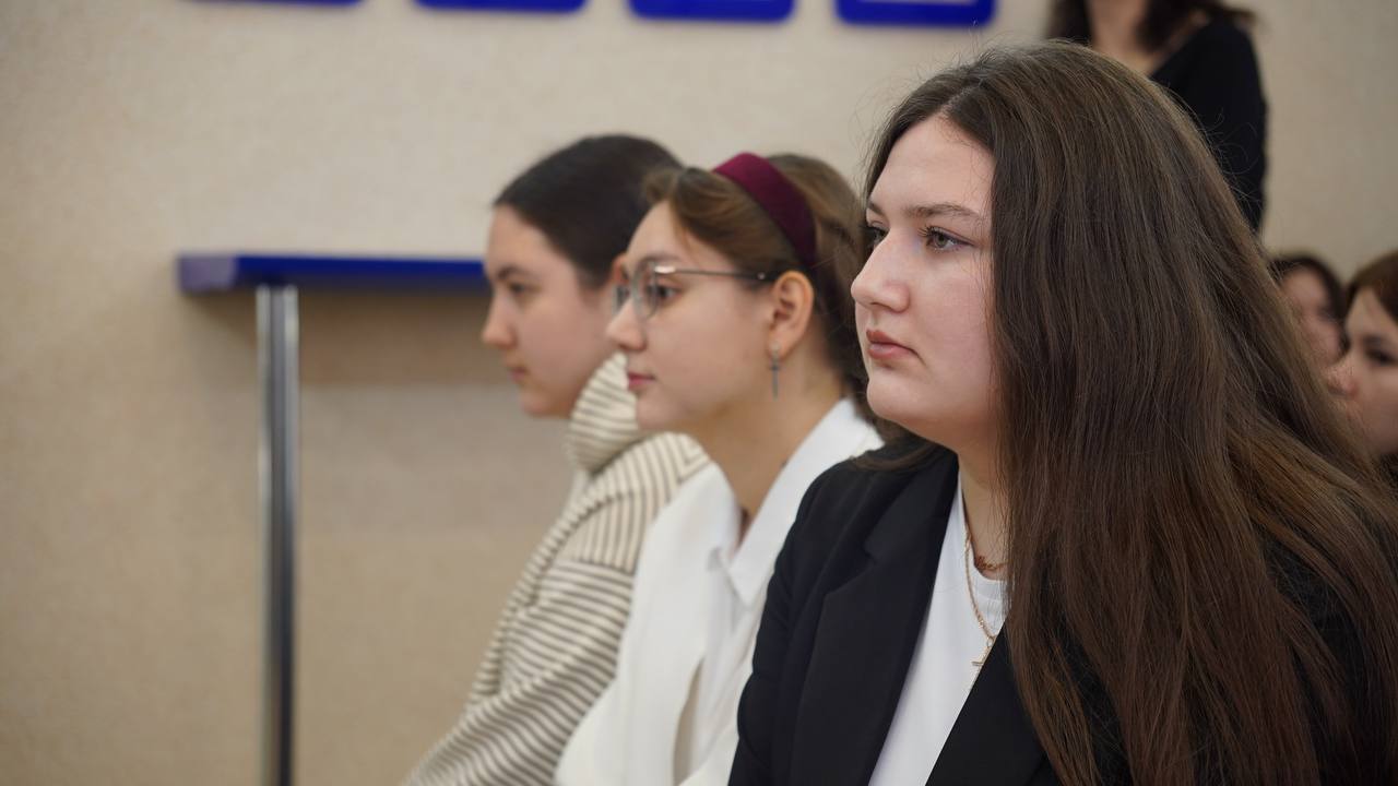 В СОФ НИУ «БелГУ» прошла встреча руководителей волонтёрских организаций Старооскольского округа со студентами, приуроченная к Международному дню добровольца В СОФ НИУ «БелГУ» прошла встреча руководителей волонтёрских организаций Старооскольского округа со студентами, приуроченная к Международному дню добровольца