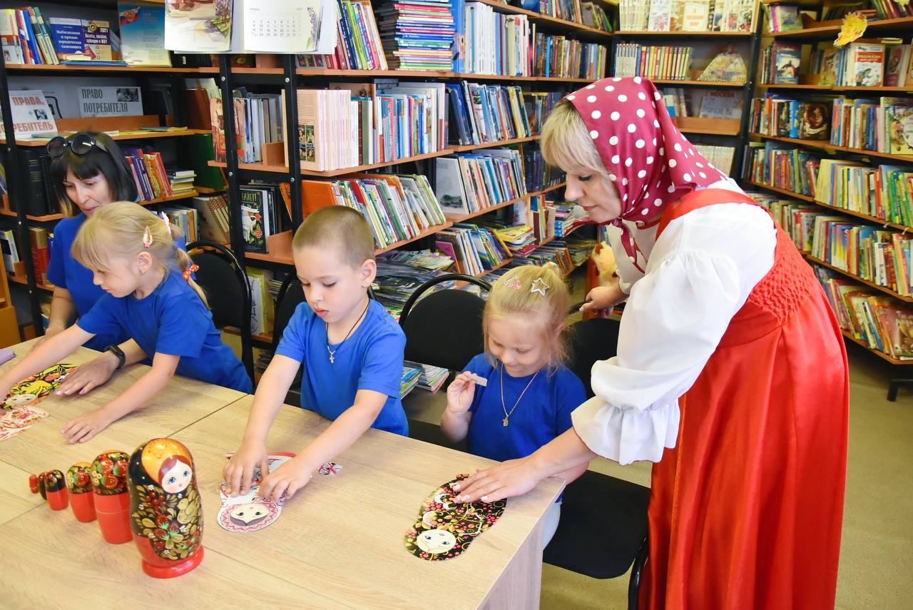 Татьяна Круглякова: Начать наше субботнее утро хочу с рассказа о победителях областного конкурса «Лучший читатель Белгородчины» Татьяна Круглякова: Начать наше субботнее утро хочу с рассказа о победителях областного конкурса «Лучший читатель Белгородчины»