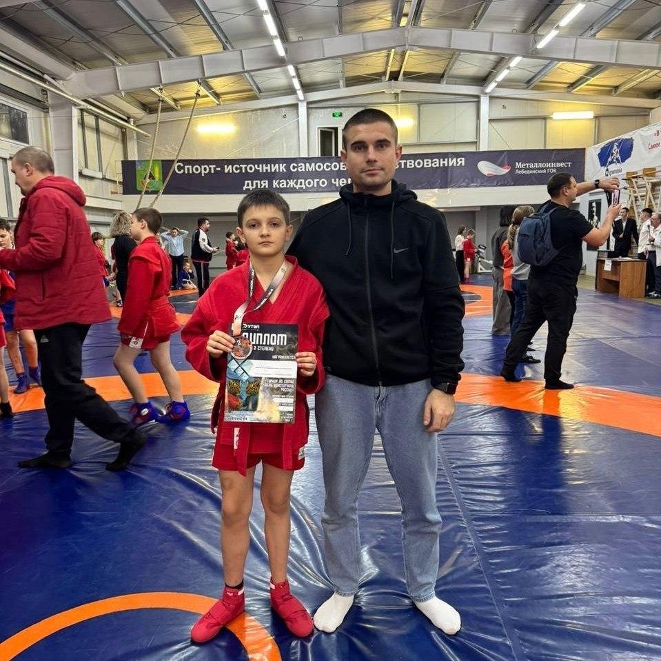 Открытый турнир по самбо. В городе Губкине прошёл открытый турнир по самбо среди юношей 2014-2015 и 2016-2017 годов рождения, посвященный Дню Конституции Спортсмены из города Валуйки под руководством тренера Максима Ерина... Открытый турнир по самбо. В городе Губкине прошёл открытый турнир по самбо среди юношей 2014-2015 и 2016-2017 годов рождения, посвященный Дню Конституции Спортсмены из города Валуйки под руководством тренера Максима Ерина...