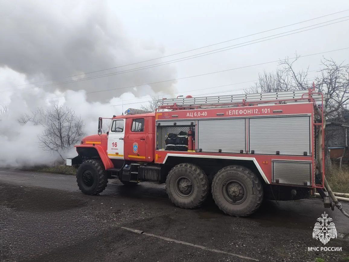 Пожарные спасли из огня 54-летнюю женщину в Вейделевке, а в Алексеевском округе в сгоревшем доме обнаружили тело 64-летней хозяйки Пожарные спасли из огня 54-летнюю женщину в Вейделевке, а в Алексеевском округе в сгоревшем доме обнаружили тело 64-летней хозяйки