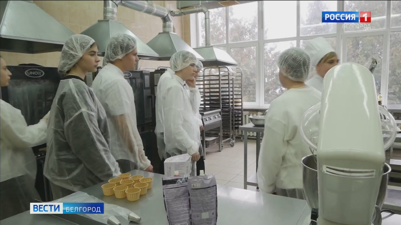 1234 От печей исходит жар, в воздухе – аромат масла и взбитых сливок