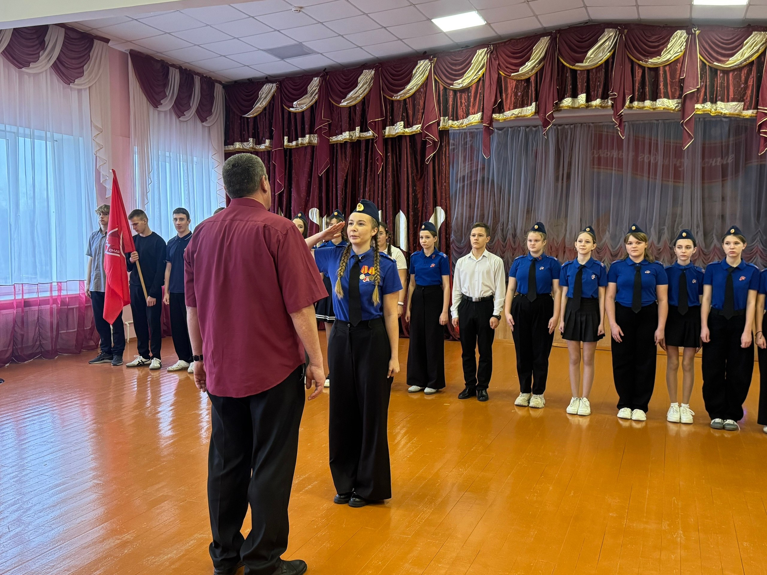 В Вейделевской средней школе прошло значимое событие — церемония посвящения учащихся в ряды Всероссийского детскоюношеского военнопатриотического движения «Юнармия» В Вейделевской средней школе прошло значимое событие — церемония посвящения учащихся в ряды Всероссийского детскоюношеского военнопатриотического движения «Юнармия»