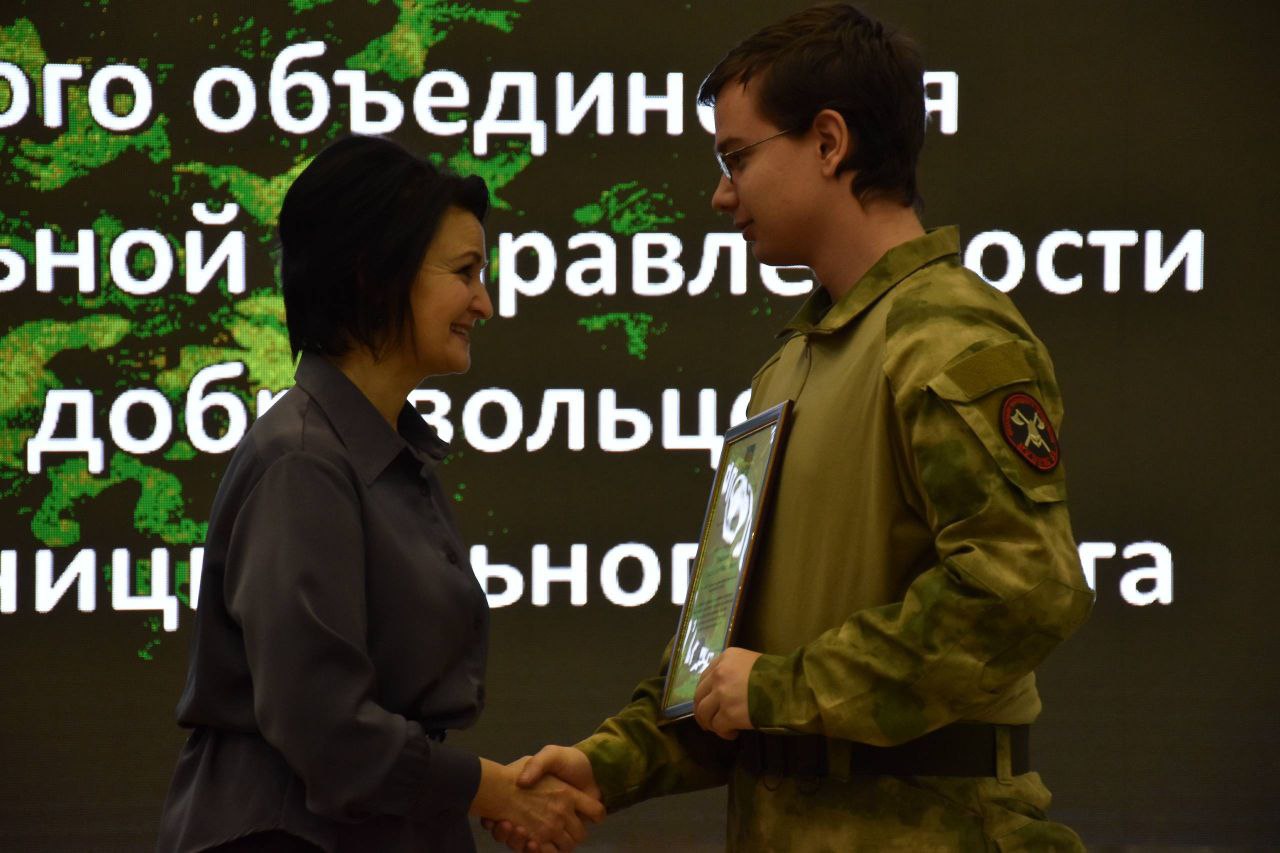 Татьяна Киричкова: В Центре культурного развития чествовали самых неравнодушных, отзывчивых, ответственных и целеустремлённых людей, которые не на словах, а на деле бескорыстно несут добро и пользу окружающим, своей стране и... Татьяна Киричкова: В Центре культурного развития чествовали самых неравнодушных, отзывчивых, ответственных и целеустремлённых людей, которые не на словах, а на деле бескорыстно несут добро и пользу окружающим, своей стране и...