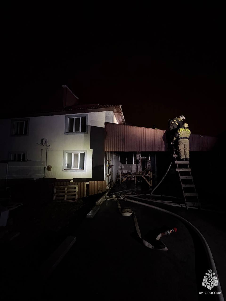 За прошедшие сутки на территории региона зарегистрировано 4 пожара, 2 из которых произошли в жилье За прошедшие сутки на территории региона зарегистрировано 4 пожара, 2 из которых произошли в жилье