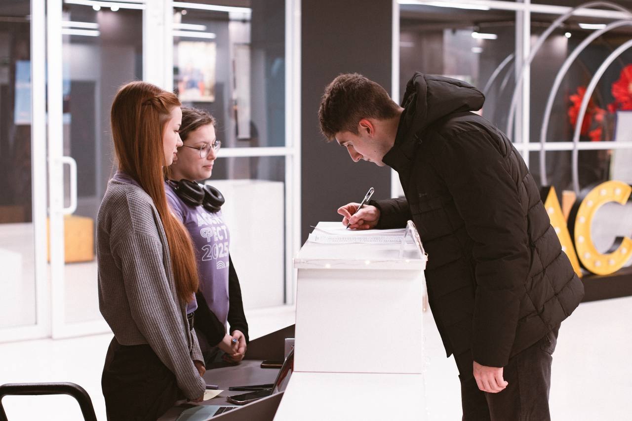 На минувшей неделе в областном центре молодёжных инициатив прошёл масштабный акселератор для студенческих спортивных клубов, который объединил 10 клубов региона