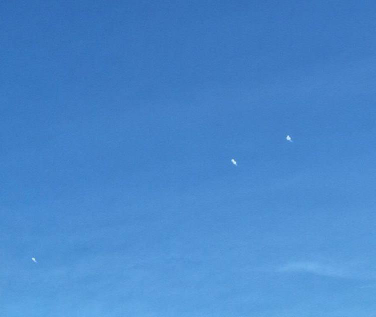 Кадры перехвата системой ПВО ракет GMLRS, запущенных противником по Белгороду Кадры перехвата системой ПВО ракет GMLRS, запущенных противником по Белгороду