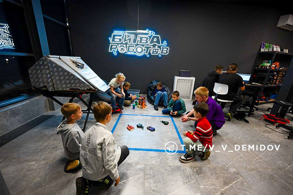 «Великолепное пространство, работает плохо»: Вячеслав Гладков остался не доволен качеством работы креатив-тауна «Великолепное пространство, работает плохо»: Вячеслав Гладков остался не доволен качеством работы креатив-тауна