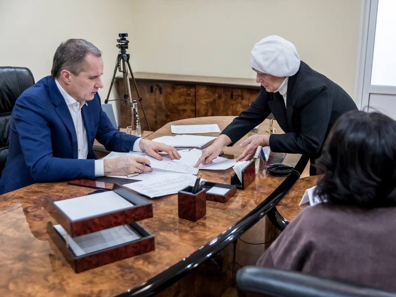 В Региональной общественной приемной Партии «Единая Россия» Вячеслав Гладков провел личный прием граждан В Региональной общественной приемной Партии «Единая Россия» Вячеслав Гладков провел личный прием граждан