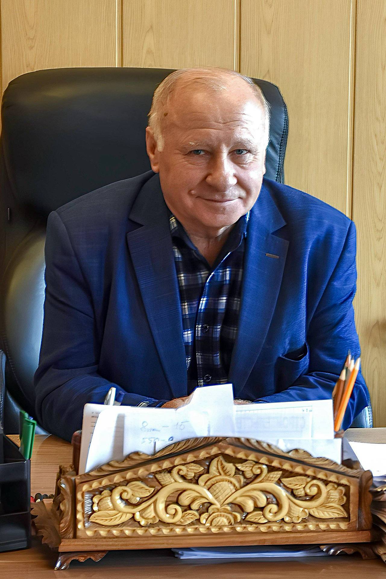 Андрей Миськов: Вместе с депутатом Совета депутатов Новооскольского муниципального округа Василием Андреевичем Катюковым заехали поздравить руководителя предприятия «Осколсельмаш» Дмитрия Степановича Панкратова с Днём...