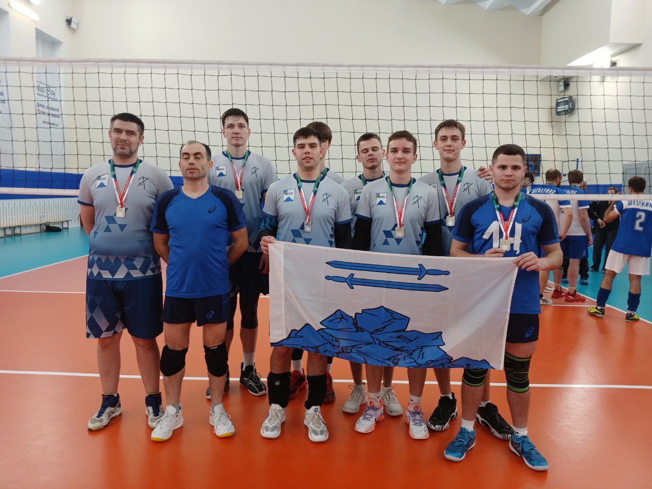 Наши волейболисты стали серебряными призёрами областного этапа Спартакиады «За физическое и нравственное здоровье нации», который проходил в Белгороде