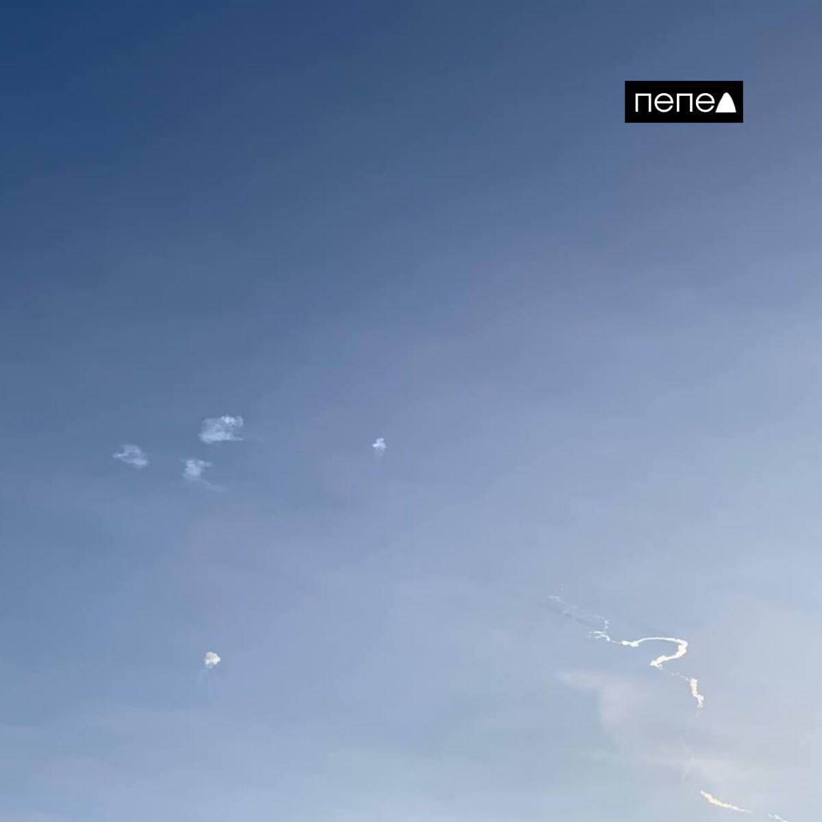 Кадры перехвата системой ПВО ракет GMLRS, запущенных противником по Белгороду Кадры перехвата системой ПВО ракет GMLRS, запущенных противником по Белгороду