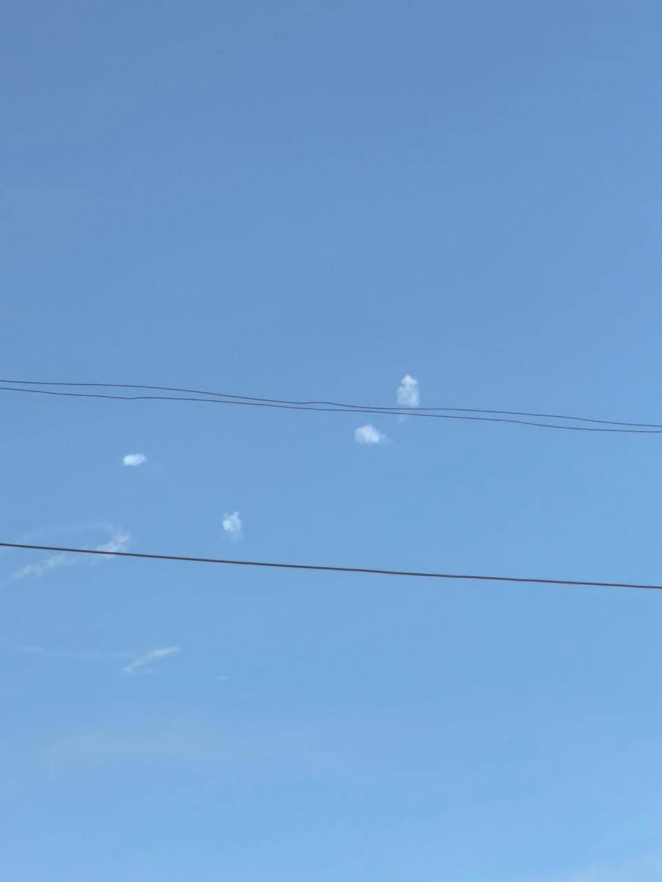 Кадры перехвата системой ПВО ракет GMLRS, запущенных противником по Белгороду Кадры перехвата системой ПВО ракет GMLRS, запущенных противником по Белгороду