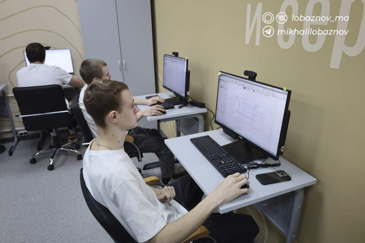 Михаил Лобазнов: Посетил Старооскольский геолого-разведочный институт Михаил Лобазнов: Посетил Старооскольский геолого-разведочный институт