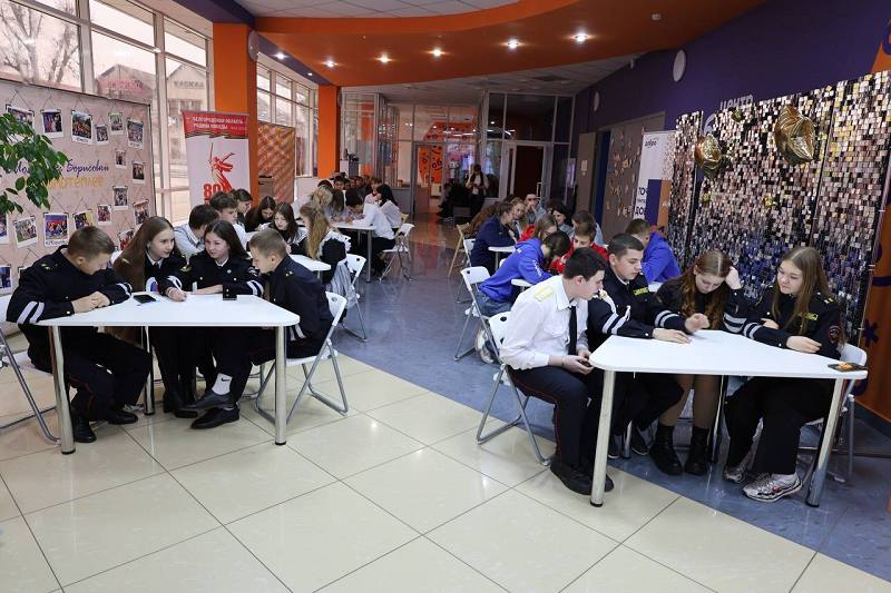 В Белгородской области квест по дорожной безопасности объединил более 100 учащихся разных школ В Белгородской области квест по дорожной безопасности объединил более 100 учащихся разных школ