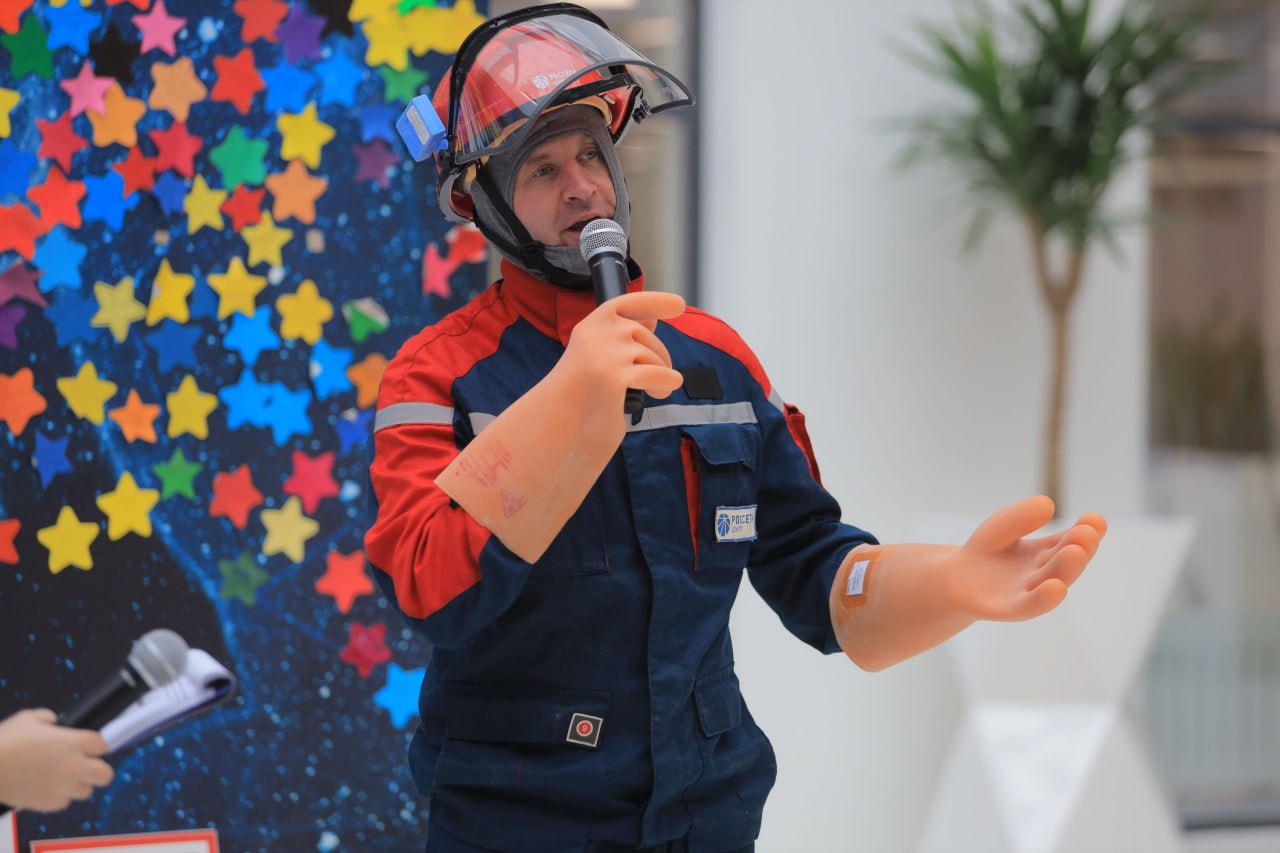 Белгородские энергетики презентовали детскую книгу по электробезопасности Белгородские энергетики презентовали детскую книгу по электробезопасности